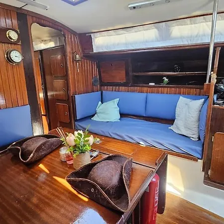 Πλωτό κατάλυμα Boat Puma 34 *