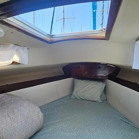 Πλωτό κατάλυμα Boat Puma 34 *