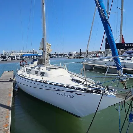 ספינת מלון Boat Puma 34 *