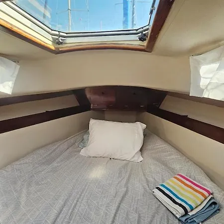 ספינת מלון Boat Puma 34 ליסבון