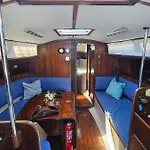 보트호텔 Boat Puma 34